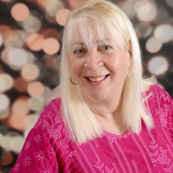 Meet your Posher, Robin - Picture 1 of 1